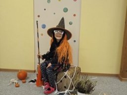 haloween ve skolce 10